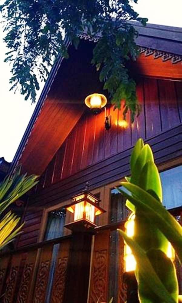 Baifern Homestay Ayutthaya Eksteriør billede