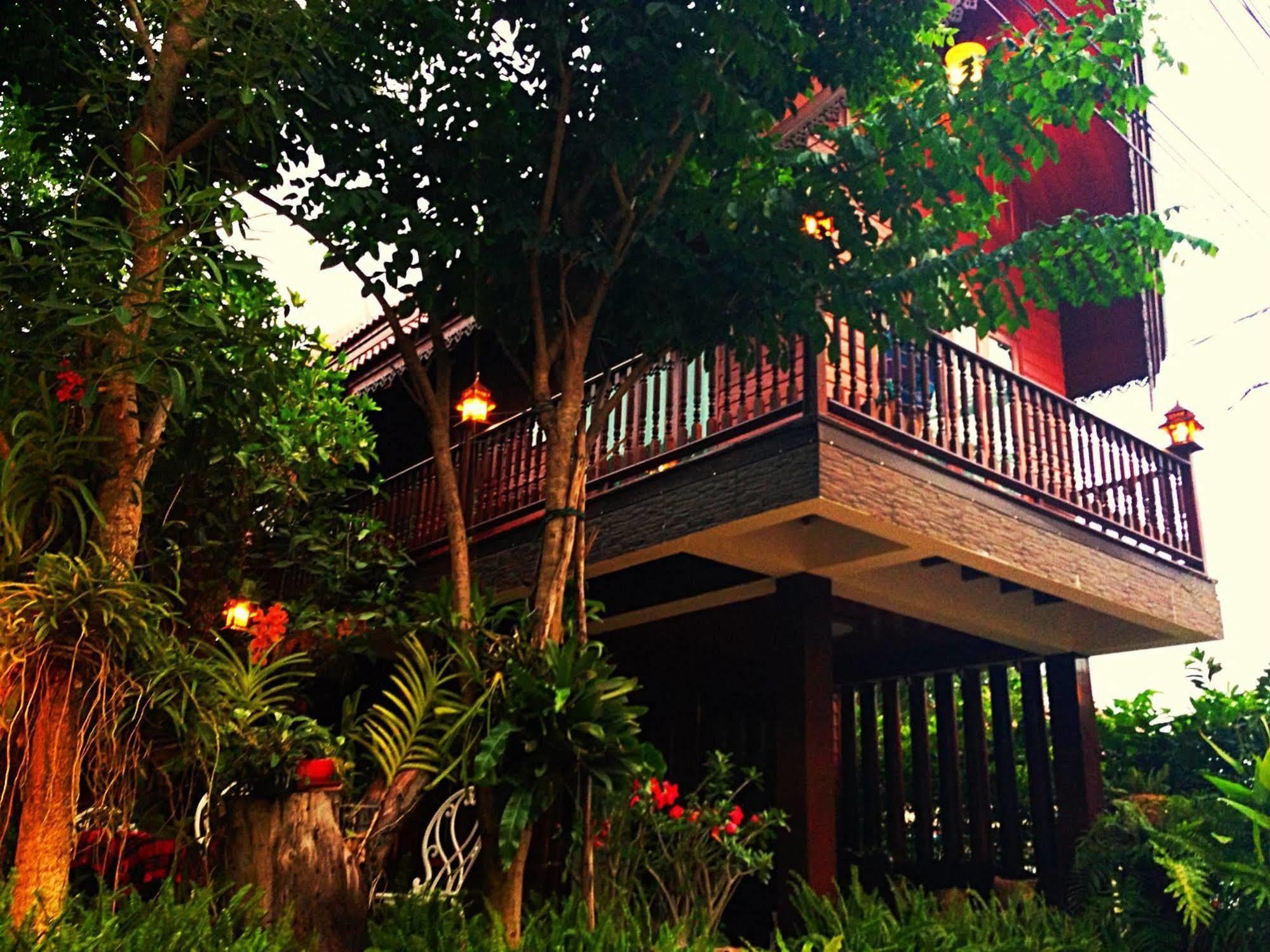 Baifern Homestay Ayutthaya Eksteriør billede
